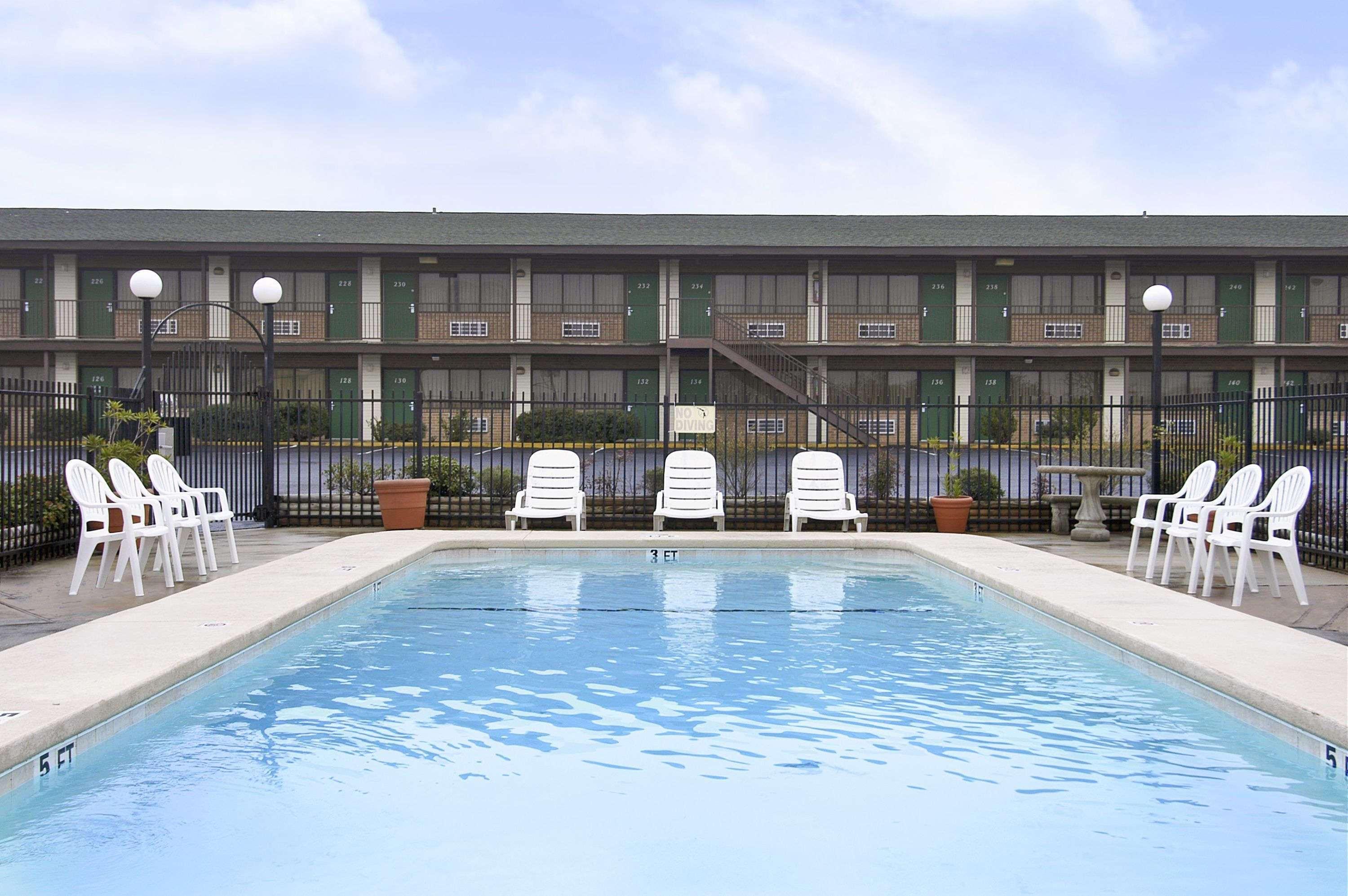 Hotel Super 8 By Wyndham Giddings Esterno foto