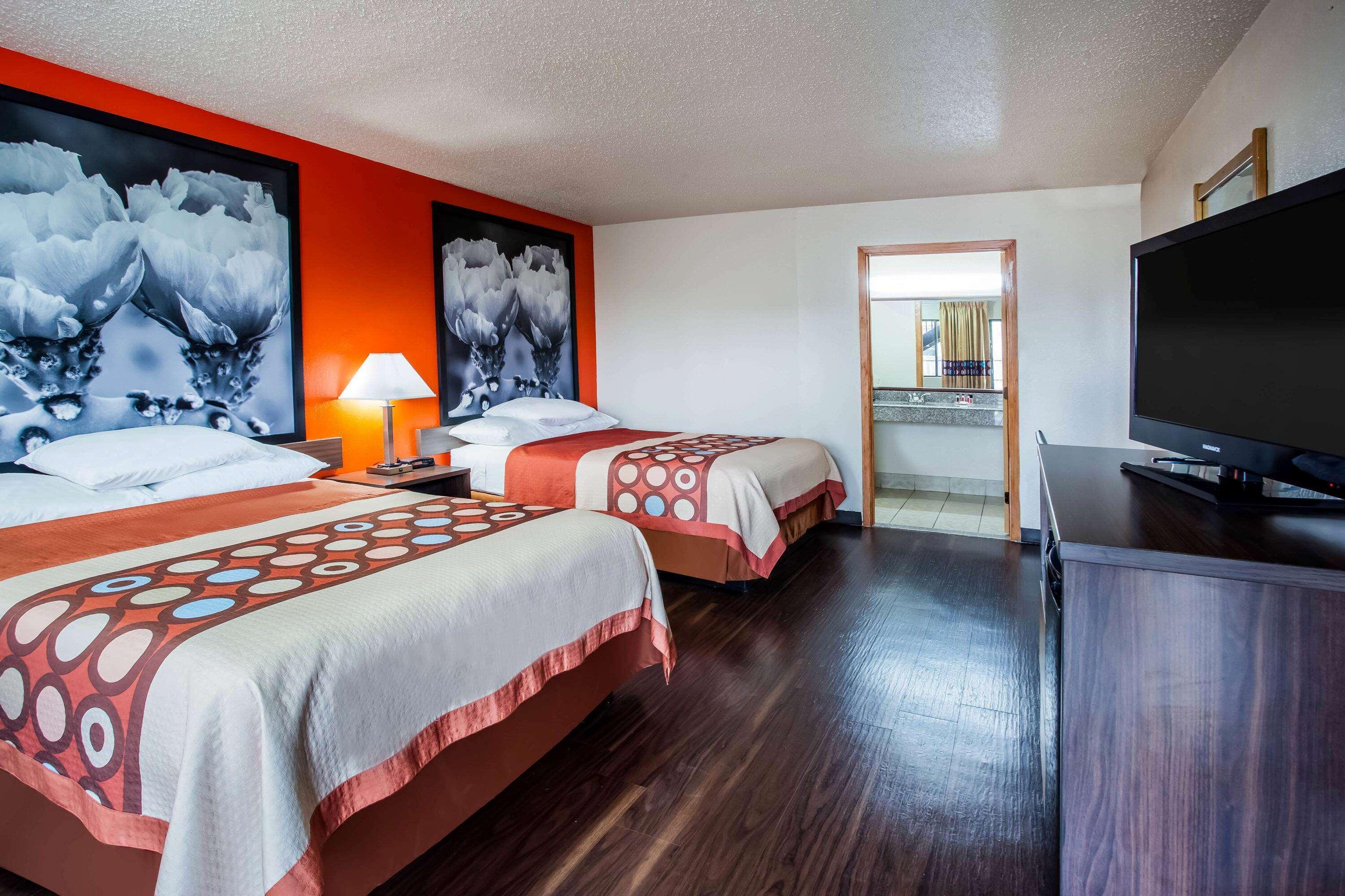 Hotel Super 8 By Wyndham Giddings Esterno foto