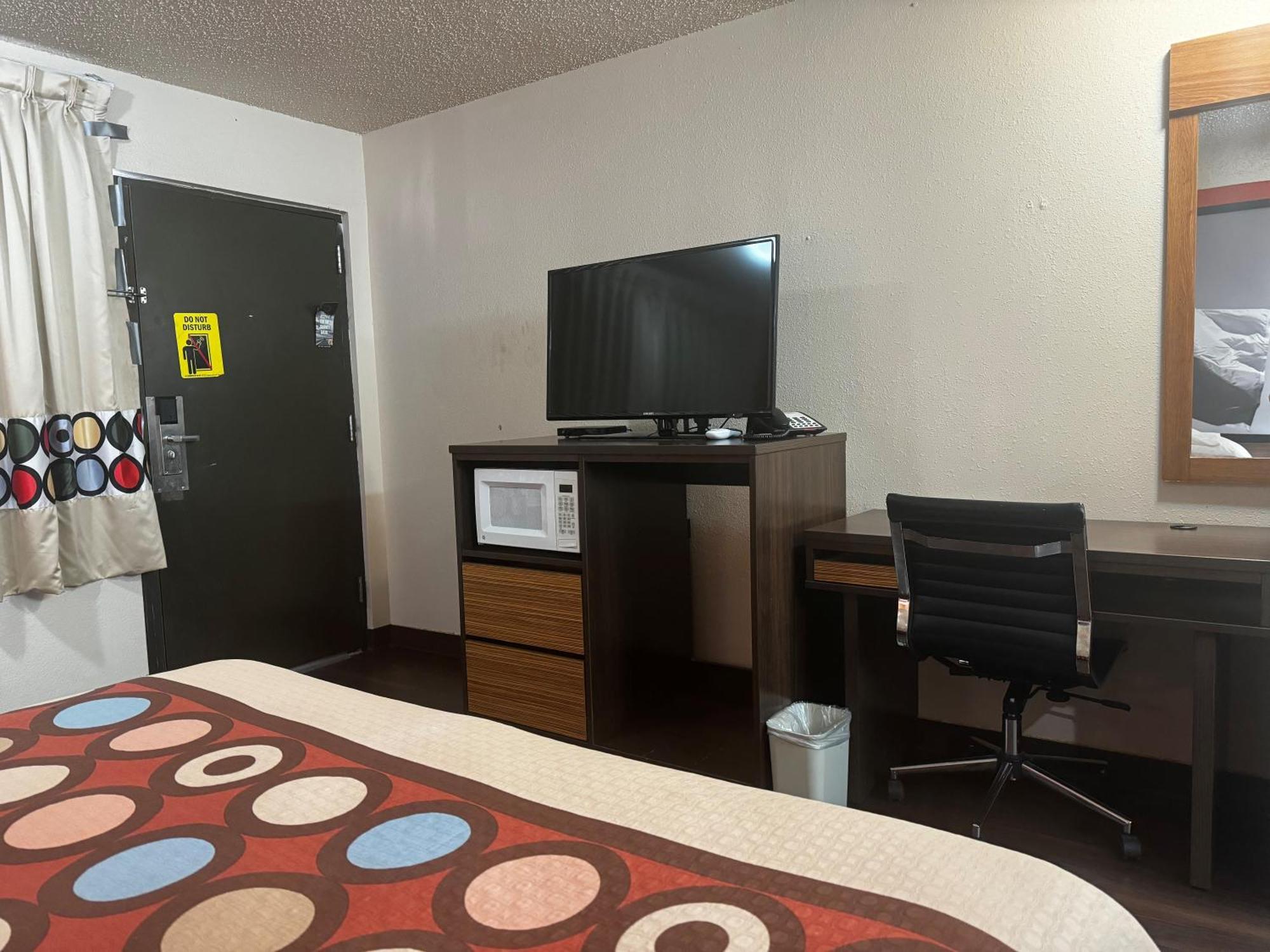 Hotel Super 8 By Wyndham Giddings Esterno foto