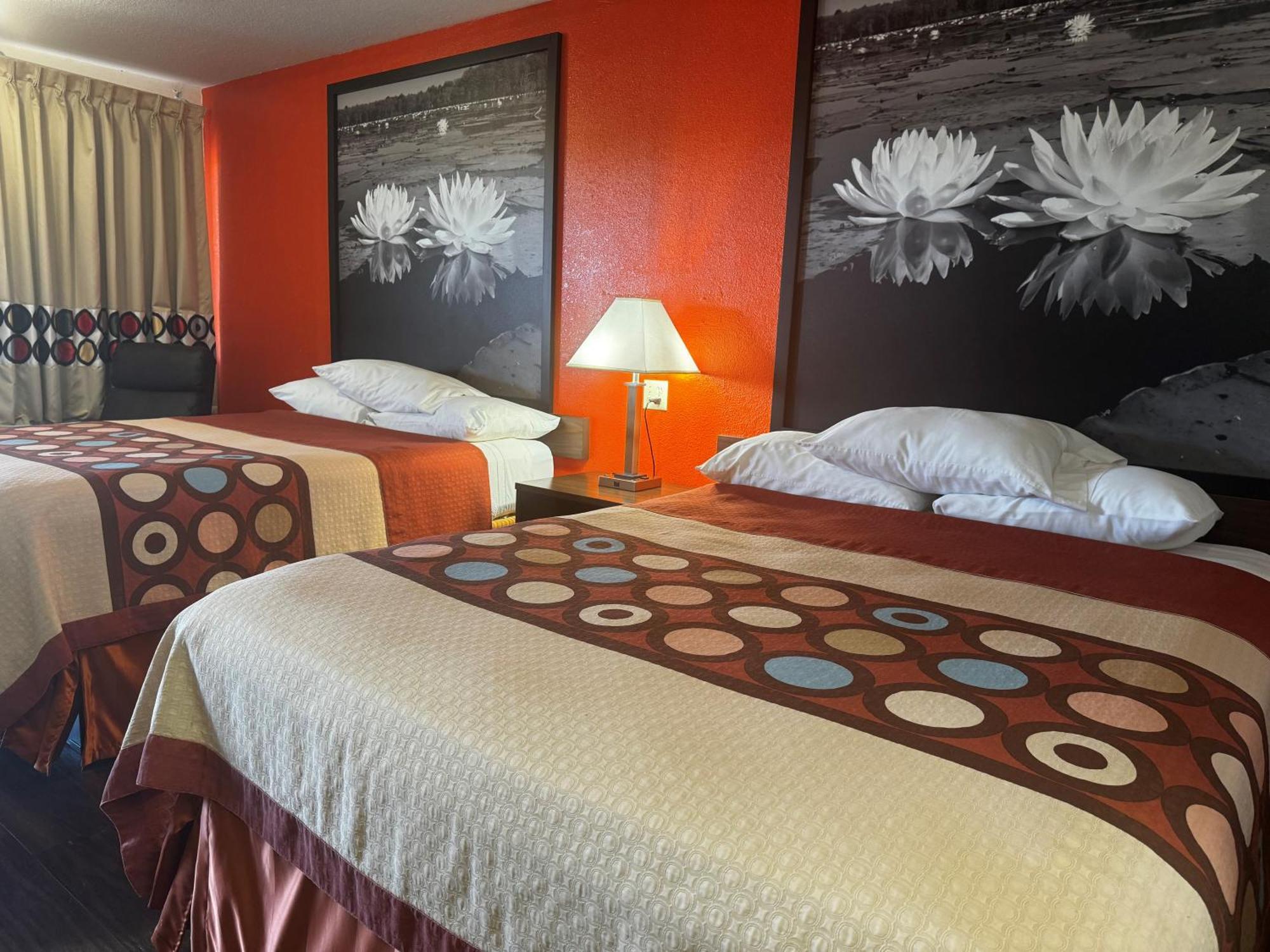 Hotel Super 8 By Wyndham Giddings Esterno foto