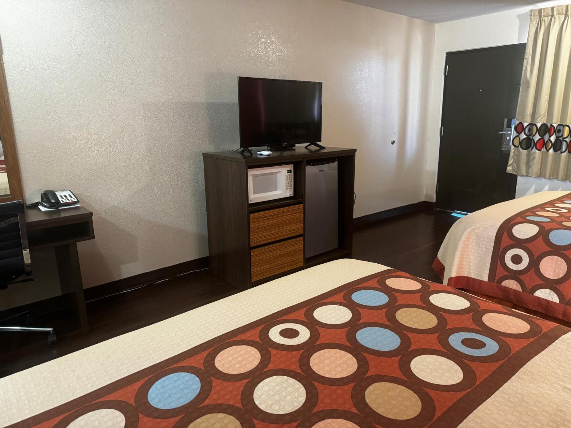 Hotel Super 8 By Wyndham Giddings Esterno foto