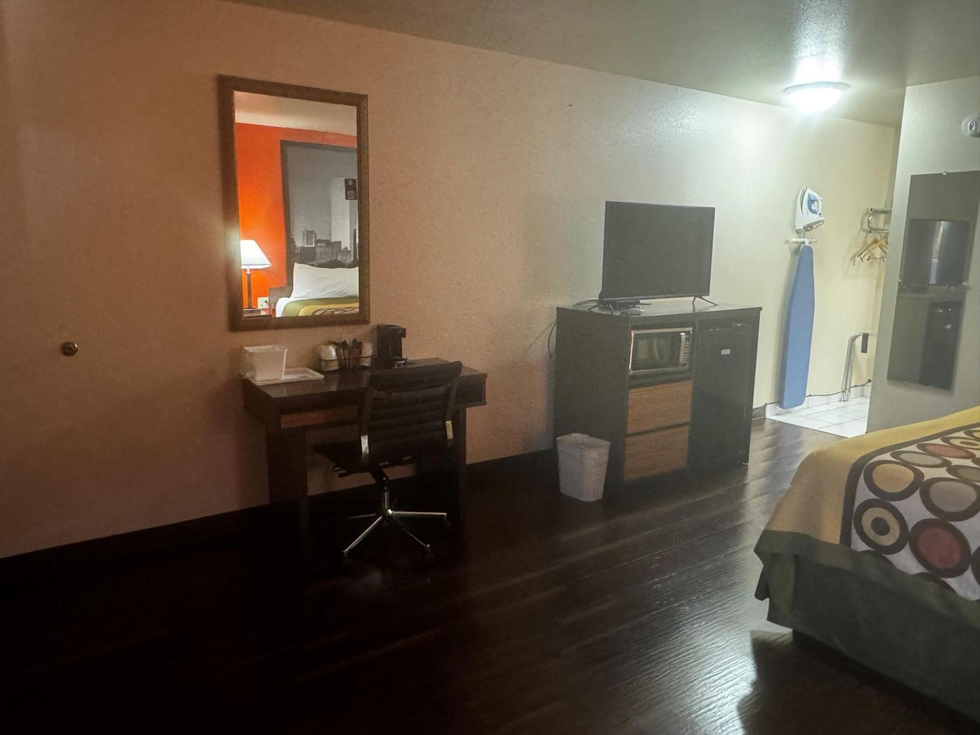 Hotel Super 8 By Wyndham Giddings Esterno foto