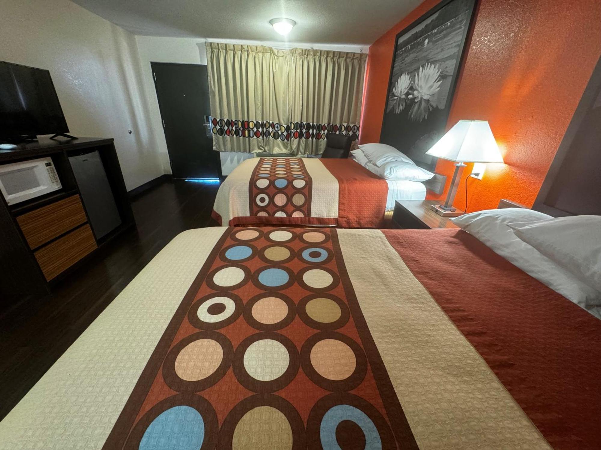 Hotel Super 8 By Wyndham Giddings Esterno foto
